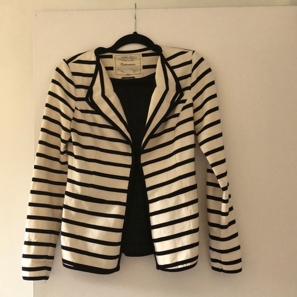 Tre chic! Parisian inspired blazer - Picture 1 of 2